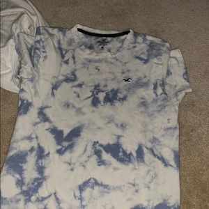 Blue cloudy hollister used good condition tee